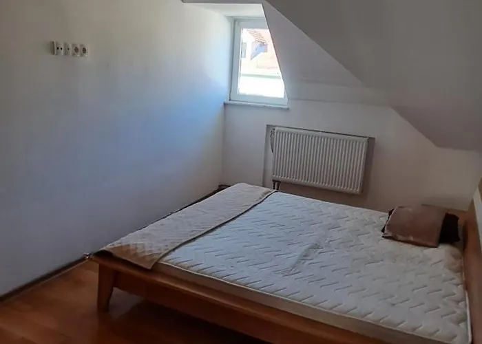 Apartman Theater