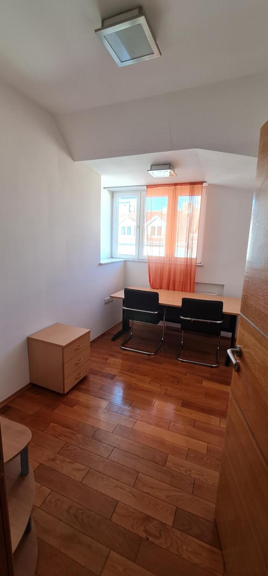 Apartment Theater *